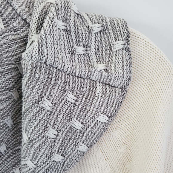 ❌️SOLD❌️ Chadwicks Cream & Grey Cowl Neck Sweater, Sm - Picture 5 of 10